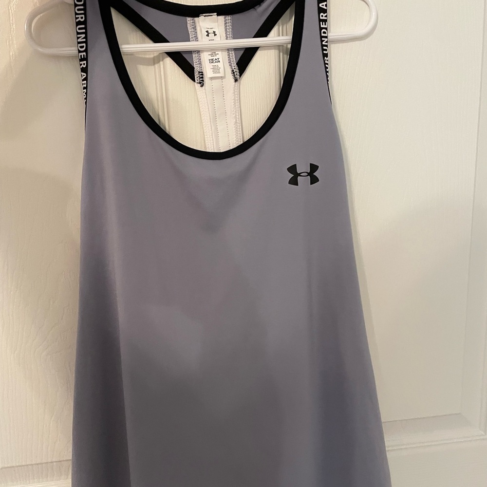 UNDER ARMOUR!! cute womens tank